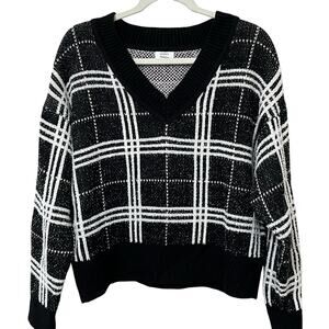 Crown & Ivy Women’s Cropped Sweater Sz Medium Black/White/pink